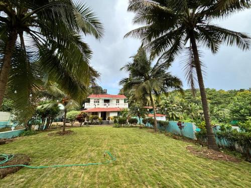 Canacona House | Hilltop nest cozy Villa with hills and forest view
