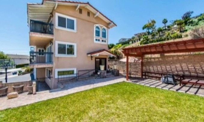 Northwest San Pedro House | Hilltop Oasis Near Palos Verdes