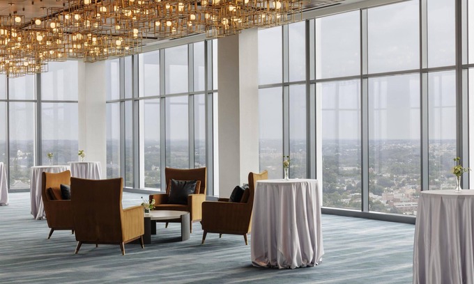 North Rosslyn Hotel | Hilton Arlington Rosslyn The Key