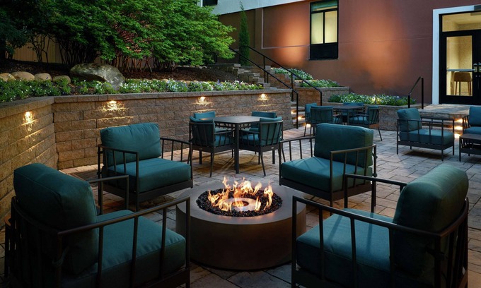 North Buckhead Hotel | Hilton Garden Inn Atlanta-Buckhead