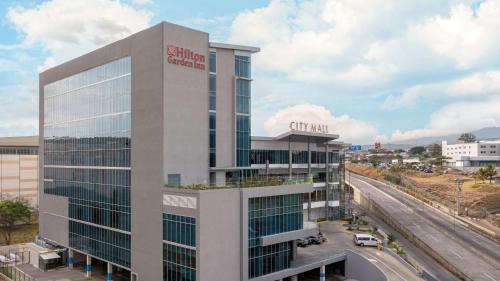 Alajuela Hotel | Hilton Garden Inn San Jose Airport City Mall