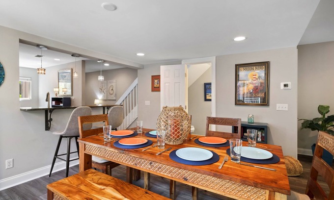 Hilton Head Island House | Hilton Head Luxury Condo: Coligny Beach, Dining, Family, Golf - Sleeps 10