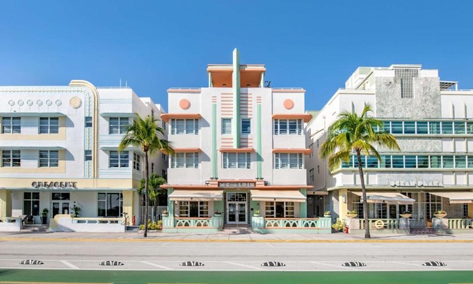 South Beach Hotel | Hilton Vacation Club Crescent on South Beach Miami