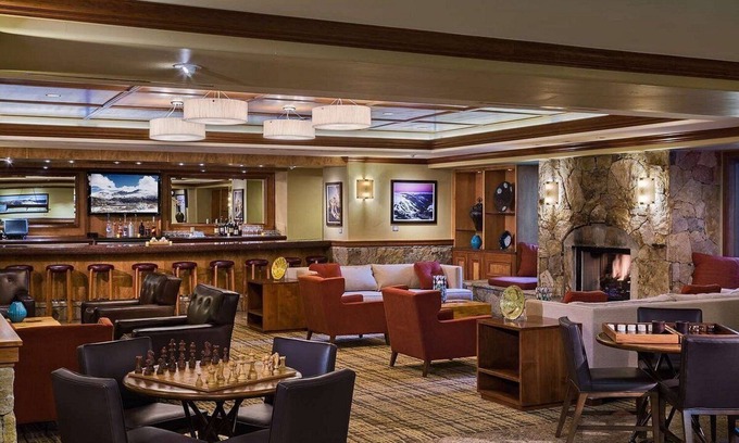 Peak 9 Resort | Hilton Valdoro Lodge, 3-BR Luxury Ski resort near Beaver Run!
