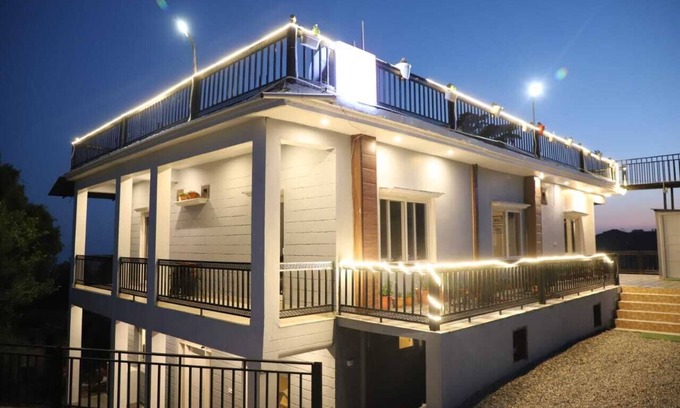 The Mall Road Bed & Breakfast | Himalayan View stay