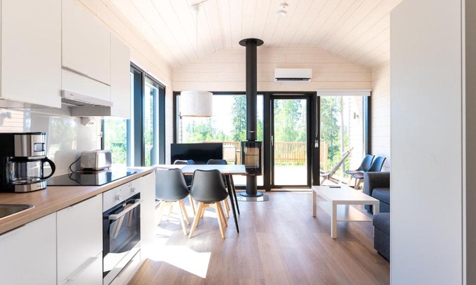 Jamsa Cabin | Himoskuutio 3 inc outdoor jacuzzi