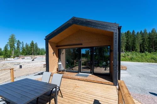 Jamsa House | Himoskuutio 4 inc outdoor jacuzzi