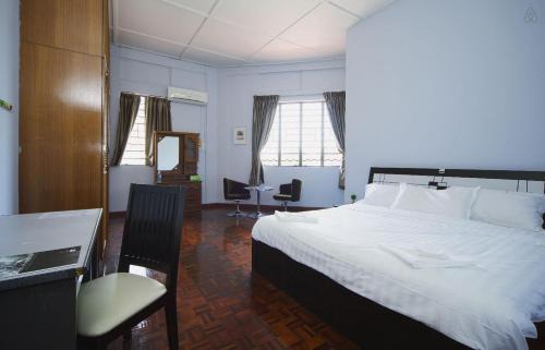 Tanjung Aru House | Hin Loi Guesthouse