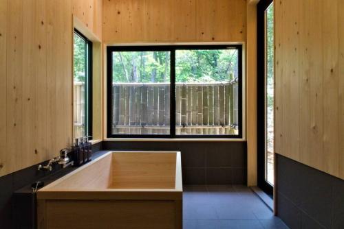 Shikanosato Onsen Ski Chalet | Hinoki no ie - Cottage with natural hot spring in a cypress bathtub
