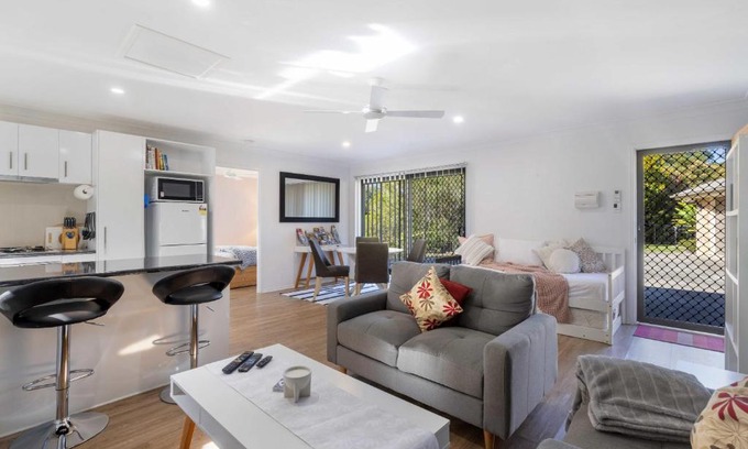 Beerwah House | Hinterland Breakfast Deal - First night!