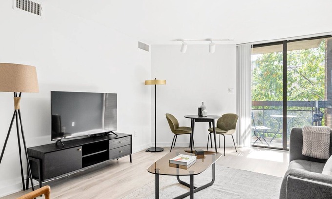 Foggy Bottom Apartment | Hip Foggy Bottom 1BR w/ W/D + Gym near Whole Foods by Blueground