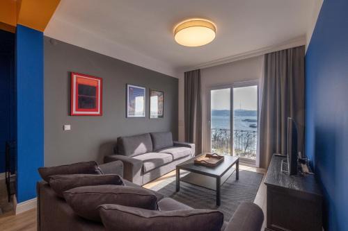 Kabatas Apartment | Hip Waterfront Apt with a Striking View