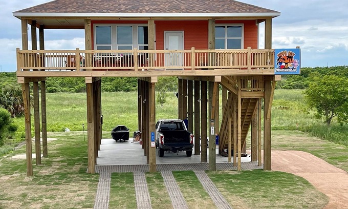 Crystal Beach House | Hippo Hut, A TX Beach Vacation home. 3 bedroom 2 bath home with a bonus bunk room. Sleeps 11. The