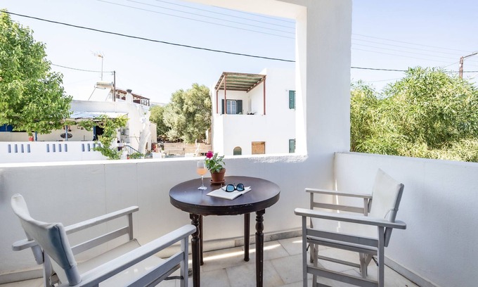 Moutsouna House | Hippocampus - Standard Triple Studio