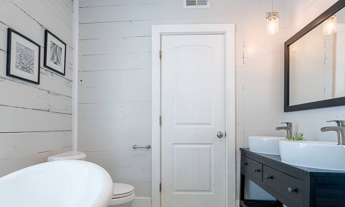 Galveston House | Historic 1800s Charmer! 2 rentals in 1!|BeachBox