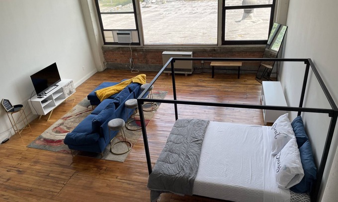 Detroit Apartment | Historic 2 Bedroom Riverfront loft in Corktown
