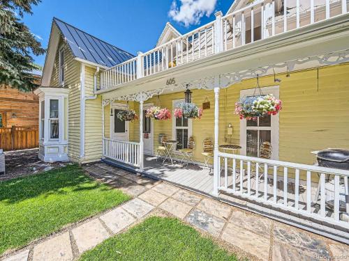 Historic District House | Historic 4 bedroom Victorian Home in Downtown Georgetown