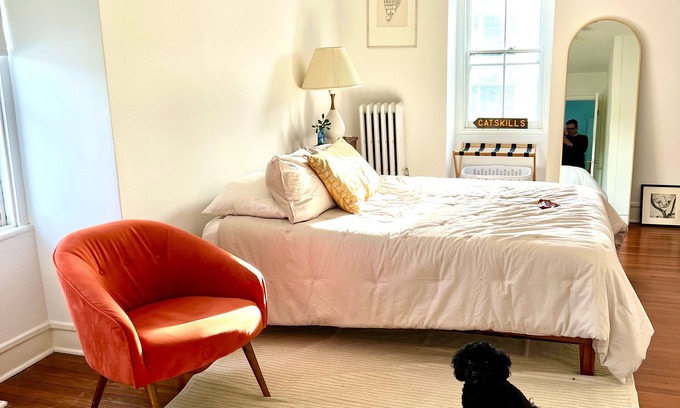 Beacon House | Historic 4br house in Beacon, 3 floors, fenced yard, porch, WiFi, dog-friendly