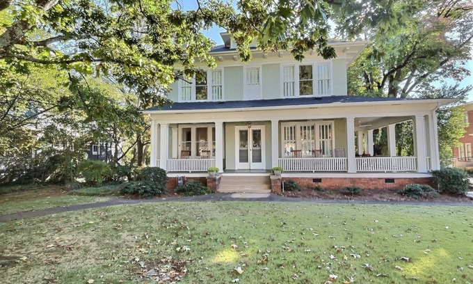 Athens House | Historic 5 bedroom home on Milledge Avenue, Heart of Athens!