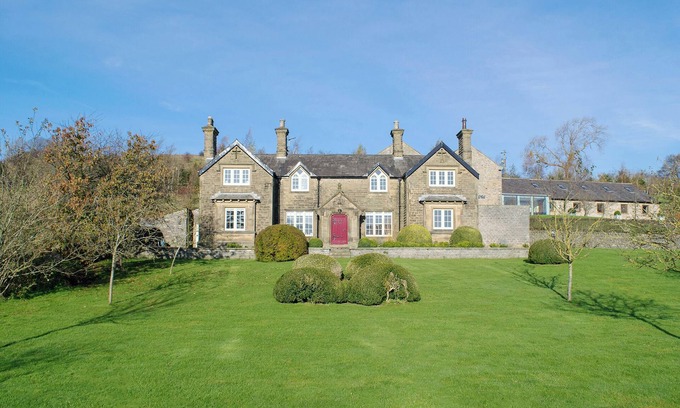 Skipton House | Historic 6 bedroom home with access to leading wellness retreat