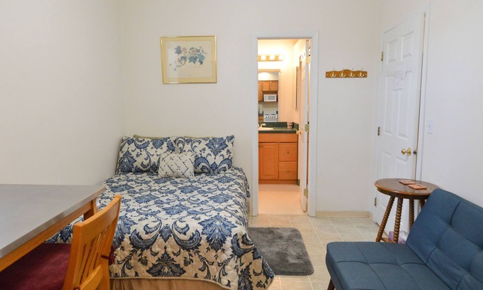 Seward Apartment | Historic Apartment in Downtown Seward