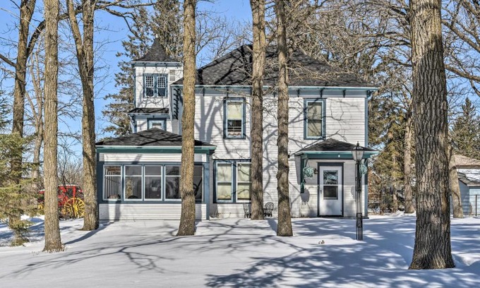 Backus House | Historic Backus Home, Steps to Pine Mountain Lake!