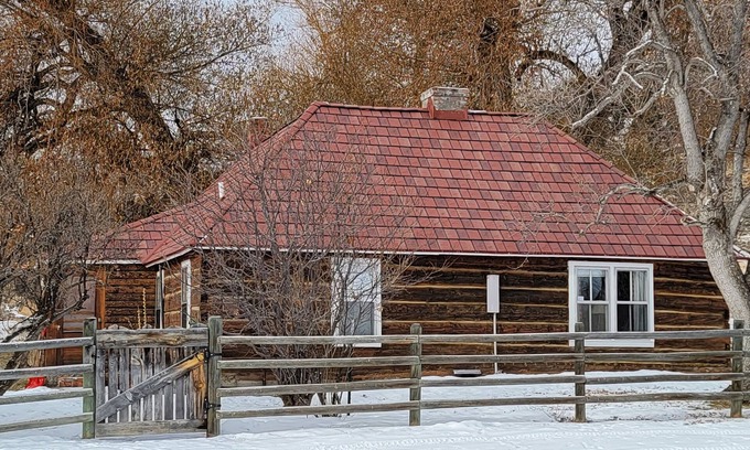 Fishtail Cabin | Historic Cabin along the West Rosebud