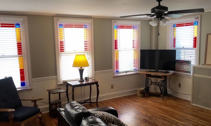 Cazenovia House | Historic Cazenovia Village-Lincklaen Apt