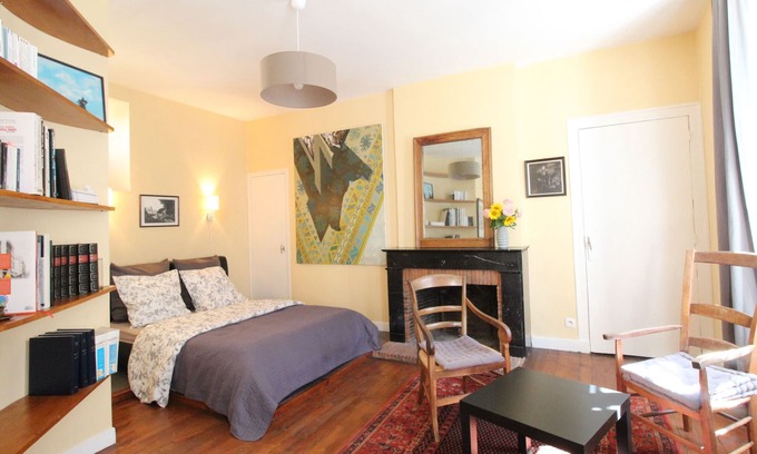 Downtown Angers Cottage | Historic Centre Apartment Near Château and Cathedral