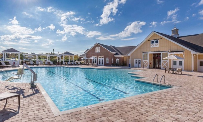 Williamsburg Resort | Historic Charm Meets Modern Comfort at Wyndham Governor's Green Resort -2 Bd Dlx