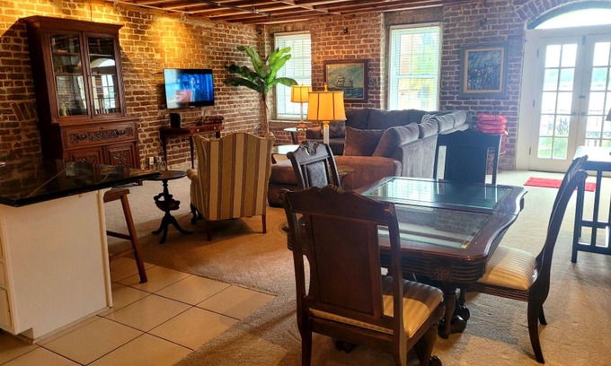 Historic District - North Condo | Historic District-Fabulous River Street Condo