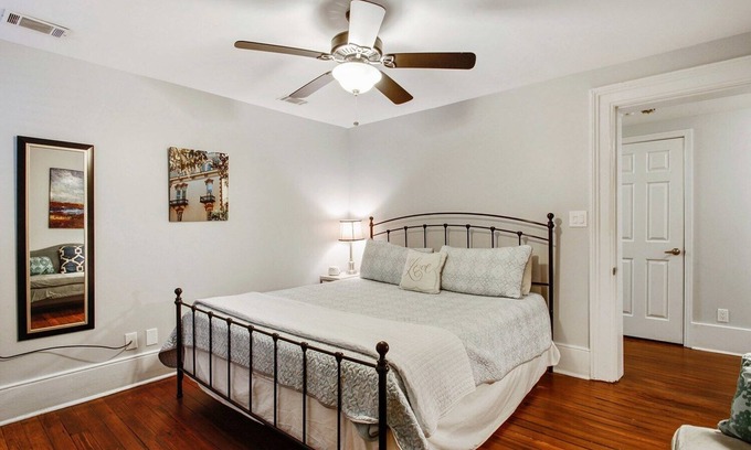 Historic Downtown Savannah Apartment | Historic District Garden Apartment With King Bed and Patio