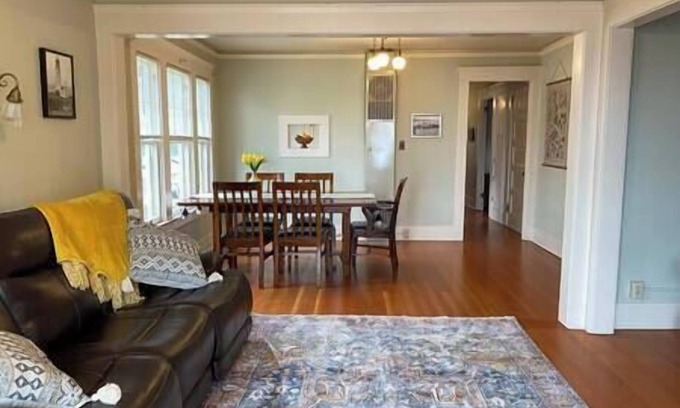 Astoria Apartment | Historic Downtown Flat, No. 4