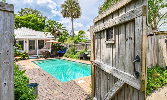 St. Augustine House | Historic Downtown Home with Heated Pool and Cottage! Walk to Everything!