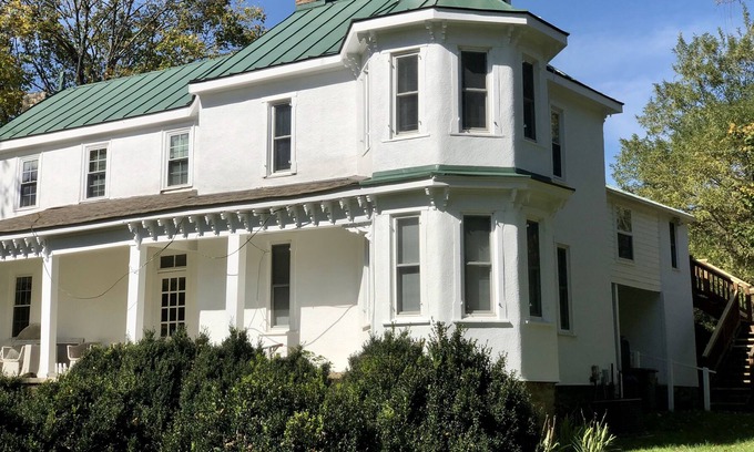 Linden Other | Historic Farmhouse Suite in Virginia Hunt & Wine Country
