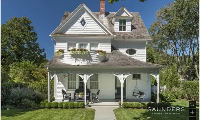 Amagansett Lanes Villa | Historic Hamptons Beach Town 4-Bedroom & Pool