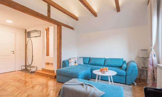 Old Town Apartment | Historic Haven with Breathtaking Mountain View - Explore the Heart of the City