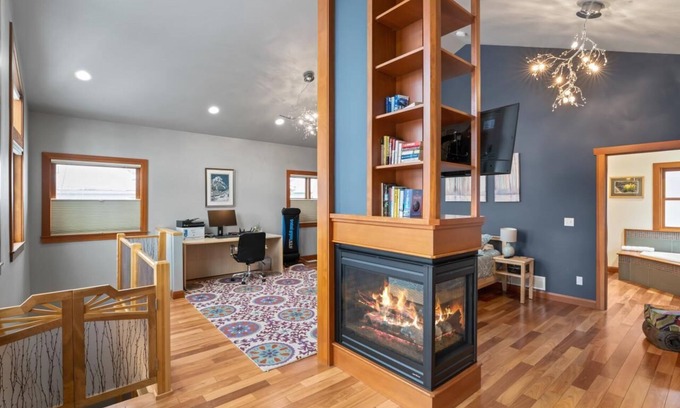 Fairview House | Historic, Heart of City Home - Near U/Med District