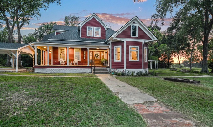 Navasota Other | Historic home in Stoneham, Texas