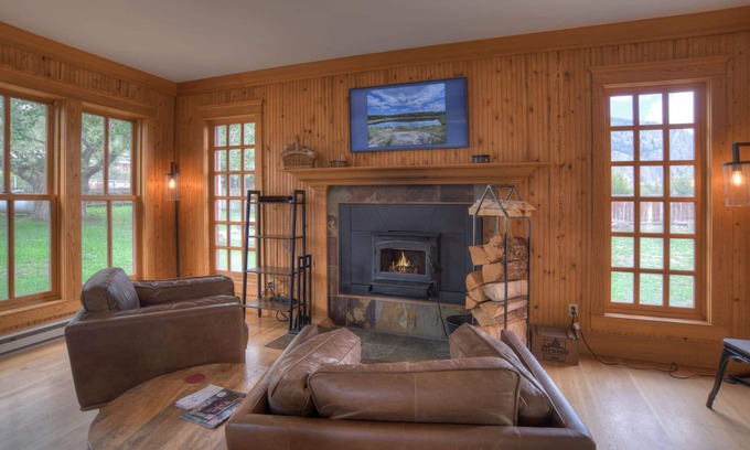 Creede House | Historic Home - Pet Friendly - Walkable to Downtown