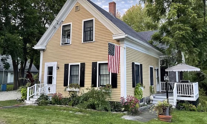 Kennebunkport House | Historic Kennebunkport home only 0.3 miles to Dock Square