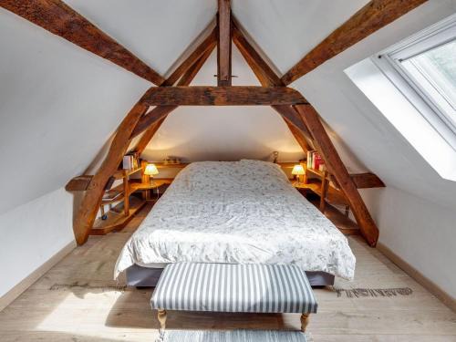 Saint-Laurent-des-Mortiers House | Historic Loire Hideaway