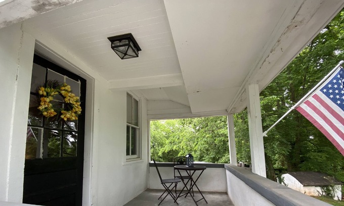 Warrenton Apartment | Historic Manor Circa “1855” Private Apartment Entrance with Full Kitchen