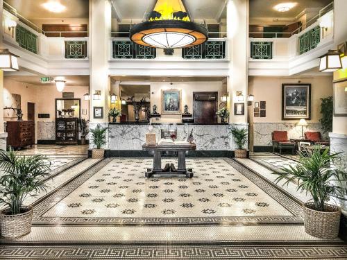 Cheyenne Hotel | Historic Plains Hotel