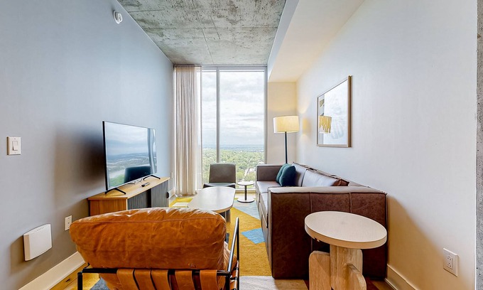 Rainey Street Historic District Condo | Historic Rainey St 30th-floor condo with breath-taking views