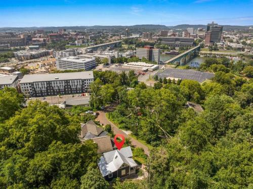 Knoxville House | Historic Renovated 2BD - Overlooking Downtown