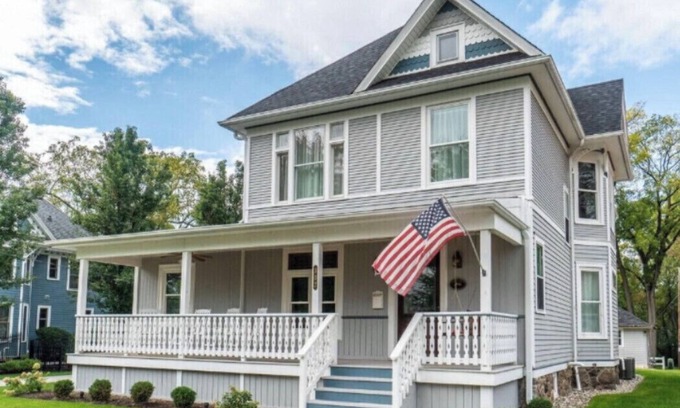 Lake Geneva House | Historic Retreat - steps from the Lake and Downtown