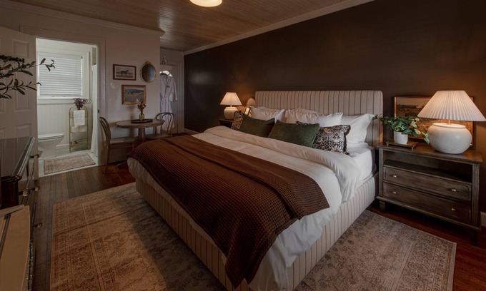 Chattanooga Bed & Breakfast | Historic Riverview Inn | Three