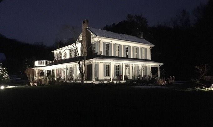 Sevierville Bed & Breakfast | Historic Seaton Springs Farm - B&B EnSuite Near Dollywood!