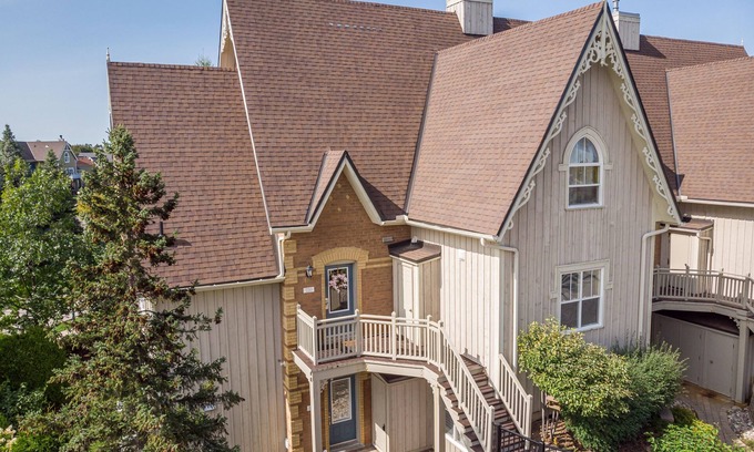 The Blue Mountains Cabin | Historic Snowbridge Townhomes